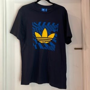 Mens Large Adidas T-shirt